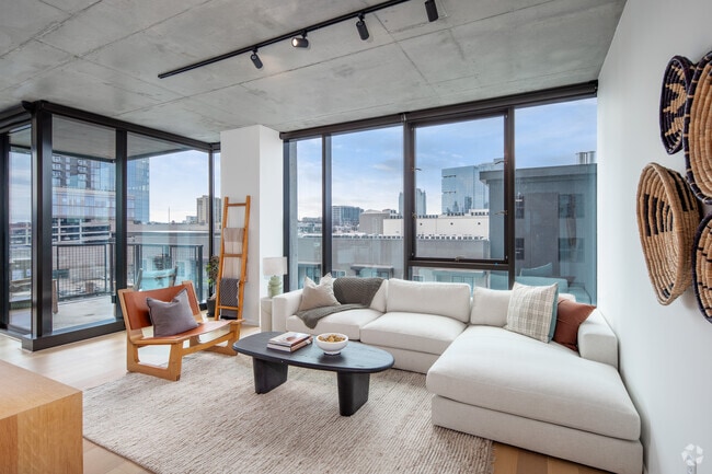 Interior Photo - 1111 Church