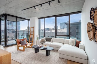 Interior Photo - 1111 Church