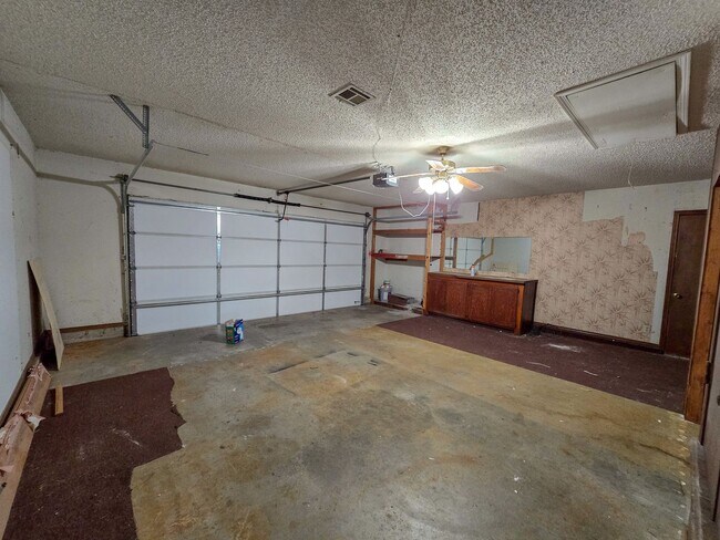 Foto del edificio - 3 Bedroom 2 Bath home in Shawnee!