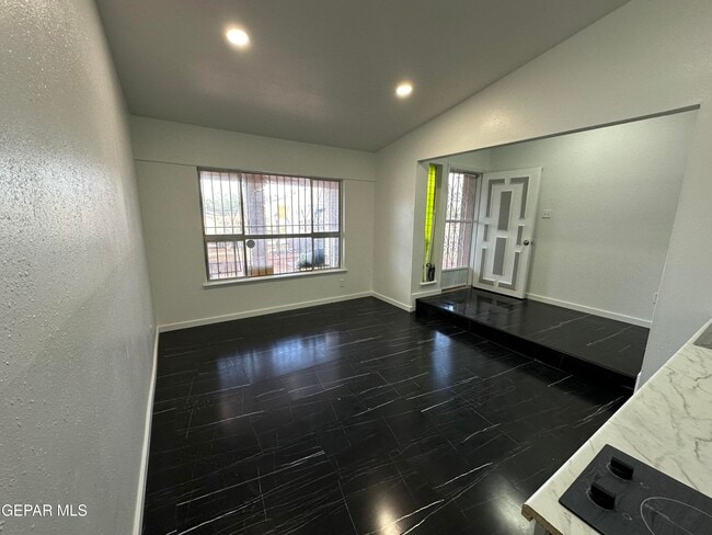Foto del edificio - 10408 Medwood Dr