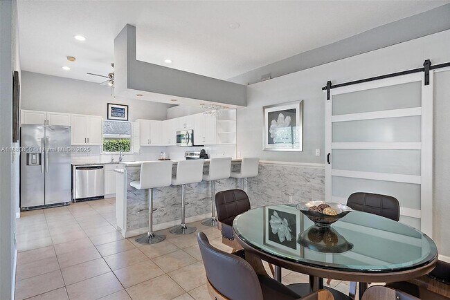 Foto del edificio - 6051 Kendrick St