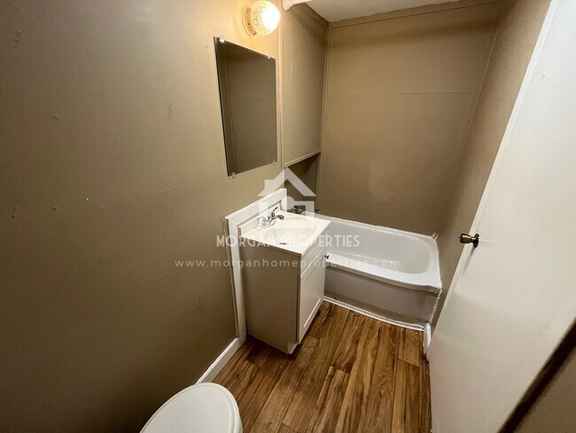 Foto del edificio - 925 W 5th St