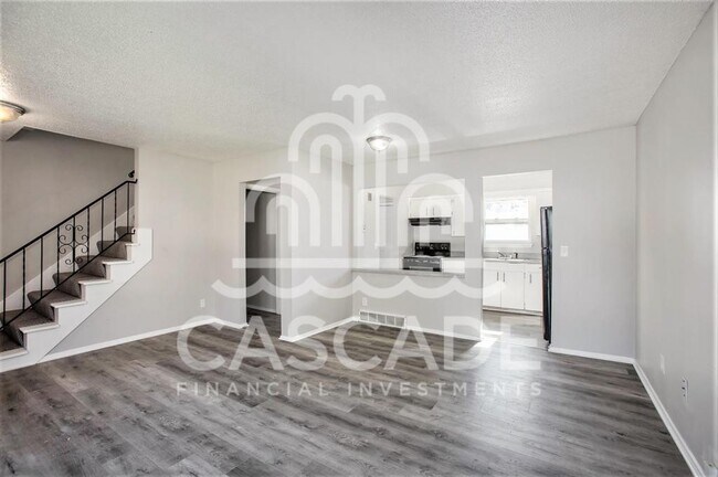 Foto del edificio - 221 N Oak Dr