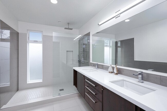 PRIMARY BATH - 23018 Leonora Dr