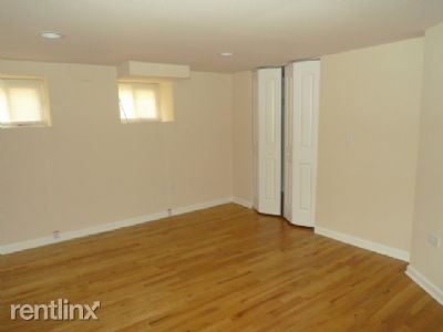 Building Photo - 1262 W Leland Ave