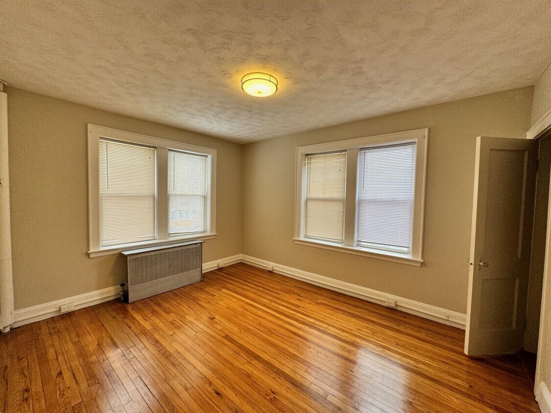 Foto principal - 8 Cogswell Ave