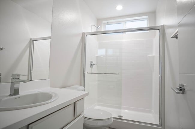 Building Photo - Like New 3 Bedroom, 3.5 Bath at Otay Ranch...