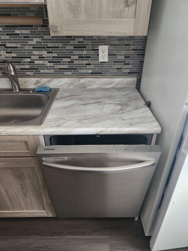 dishwasher - 13797 Cedar Rd