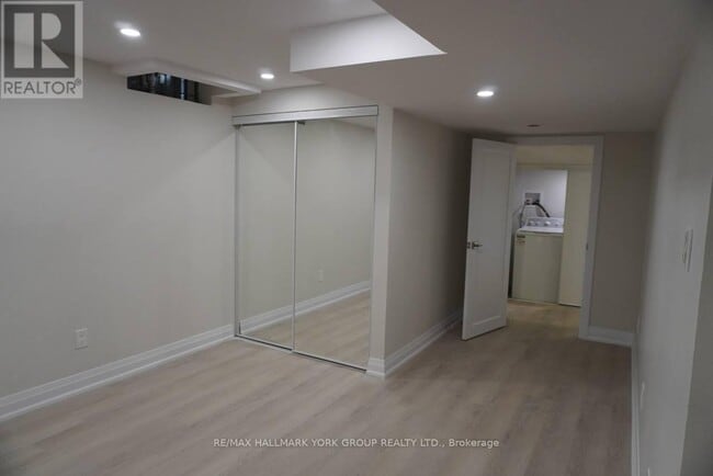 Building Photo - 259 Glenway Cir