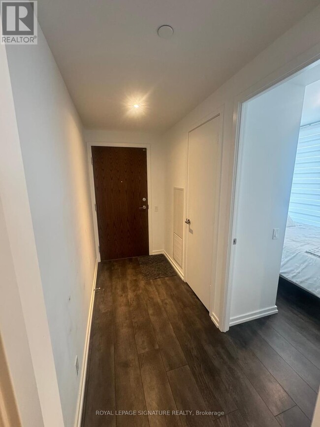 Photo du bâtiment - 1000 Portage Pkwy