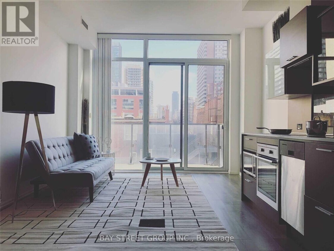 Photo principale - 75-375 St Nicholas St