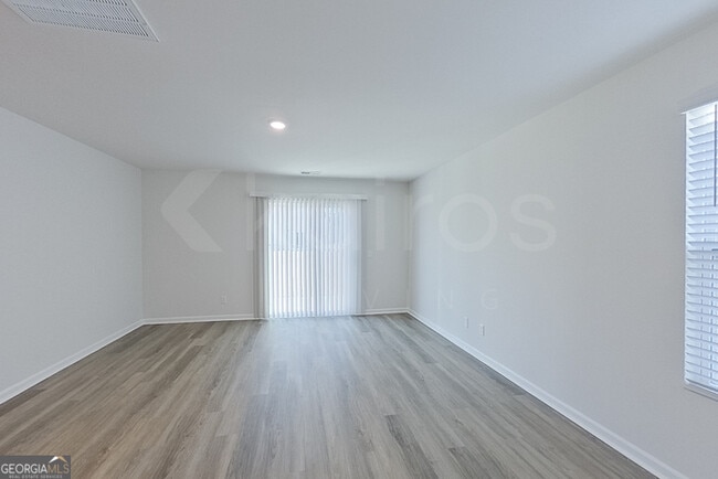 Building Photo - 113 Overstreet Way
