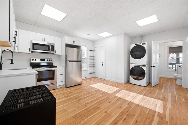 Building Photo - 75 Gage St