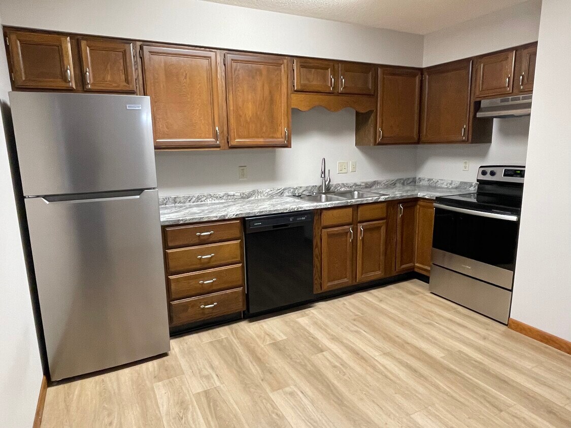 Kitchen - 521 Charleston Ave