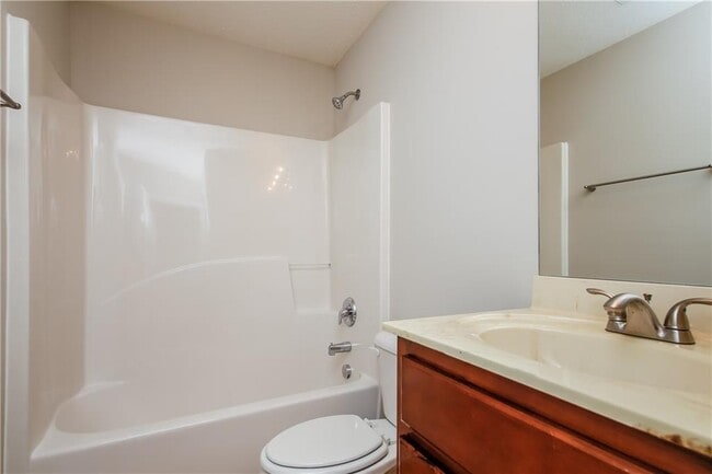 Building Photo - 3300 Westview Cove