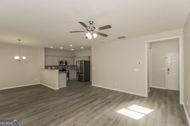 Foto del edificio - 128 Creekwood Tr