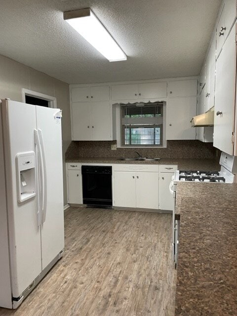 Foto del edificio - 3 bedroom 2 bath in quiet neighborhood