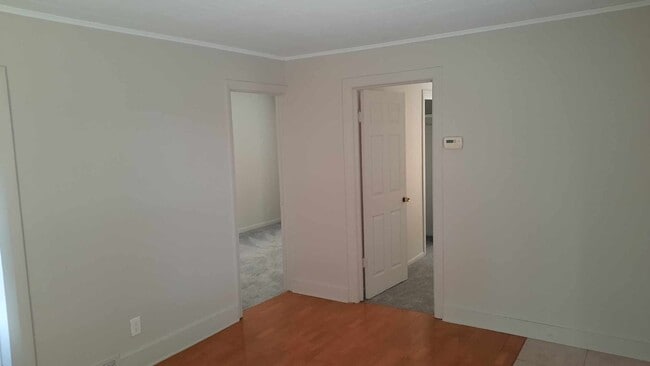 Foto del edificio - CUTE 2 BEDROOM FOR LEASE IN MADISON HEIGHTS