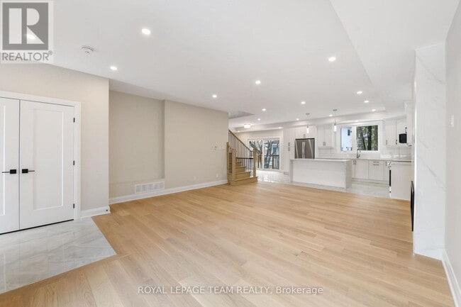 Building Photo - 845 Melfa Crescent