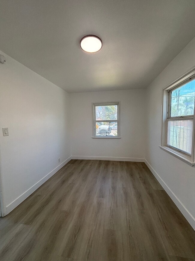 Photo - 1512 W 5th St Apartment