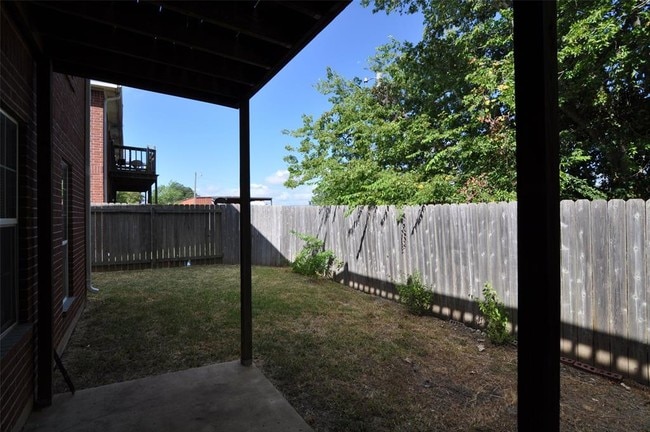 Building Photo - 1509 Hollow Hill Dr