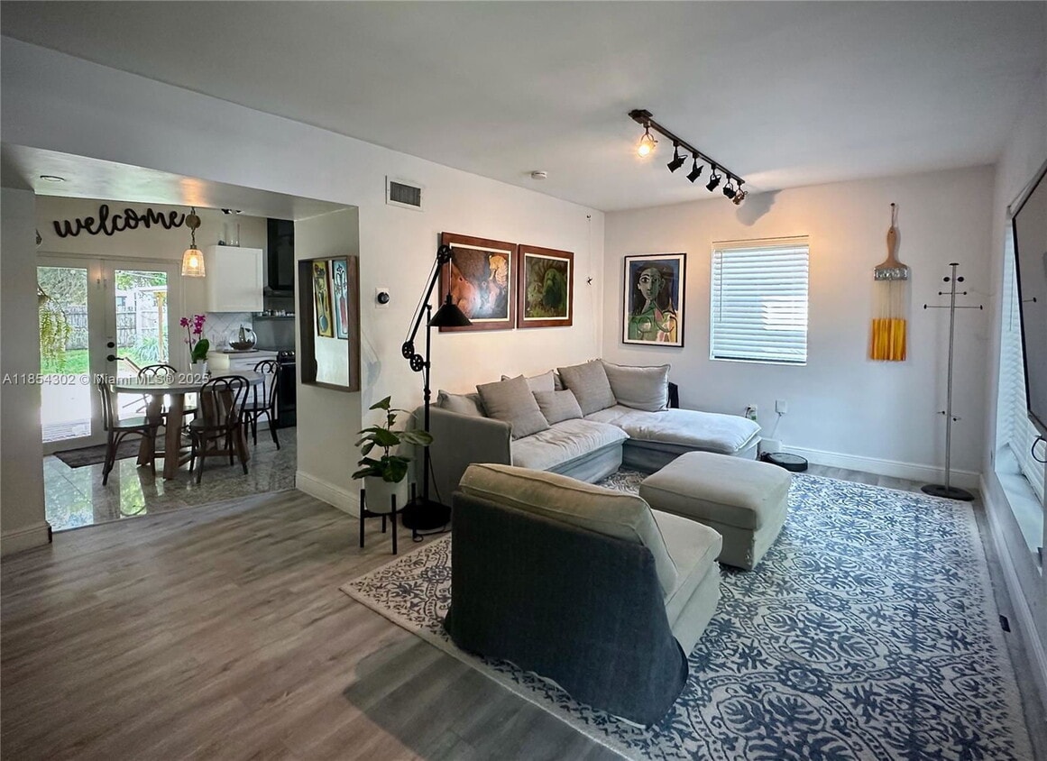 Primary Photo - 742 NW 50th St