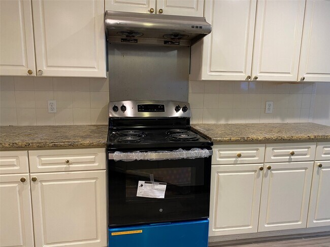 Foto del edificio - 215 W New Meadows Dr