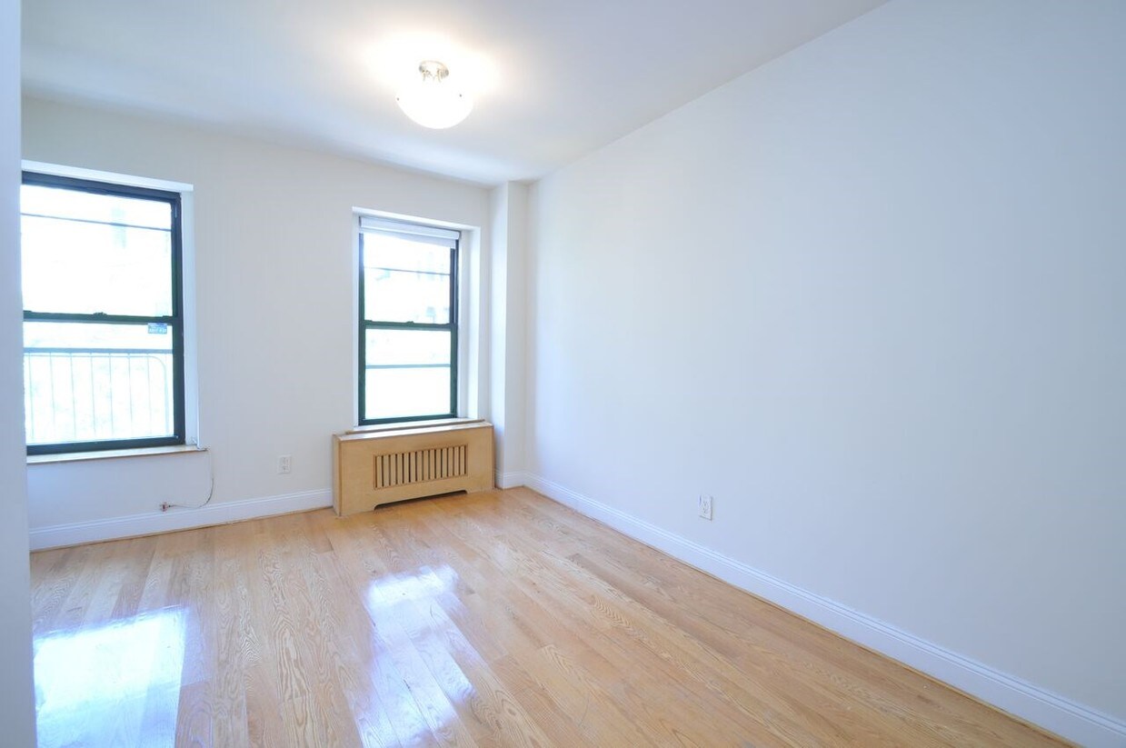 Primary Photo - 880 Lexington Ave