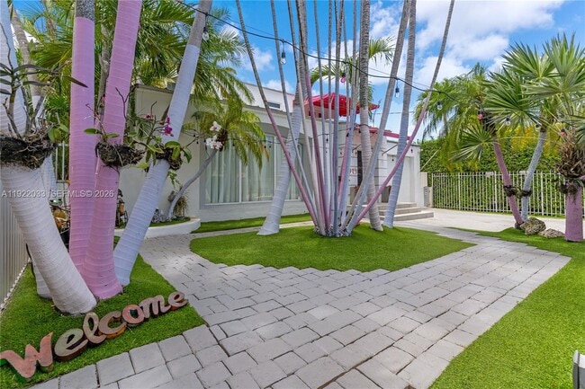 Foto del edificio - 3470 Sheridan Ave