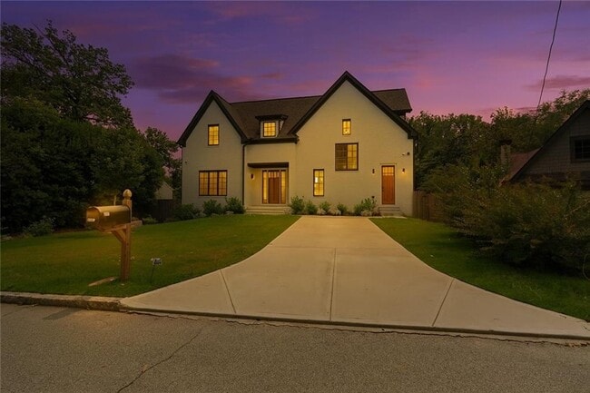 Building Photo - 2071 Fairhaven Cir NE