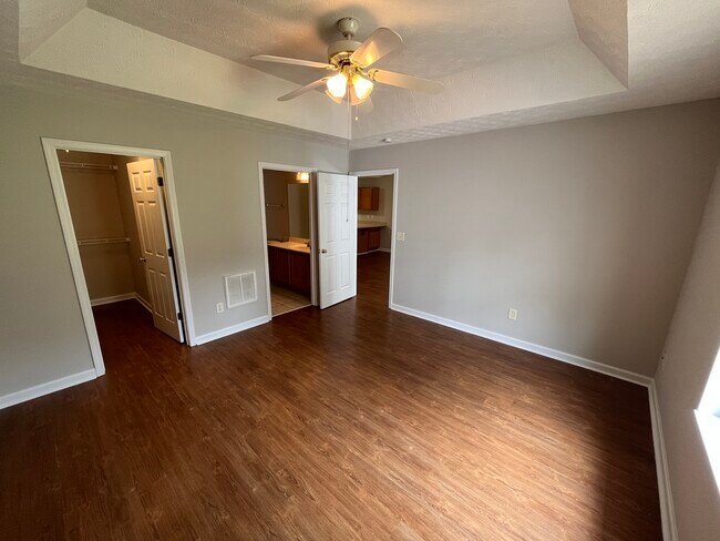 Building Photo - 4003 Hidden Hollow Dr