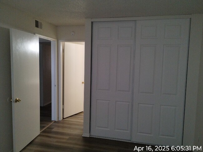 Foto del edificio - 38290 5th St E