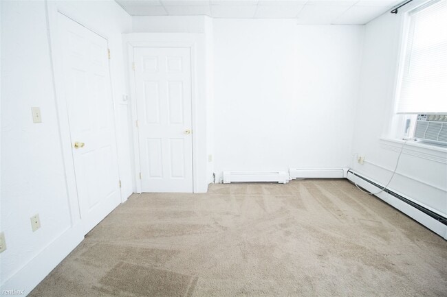 Building Photo - 5 br, 2 bath Duplex - (August 2024)(South ...