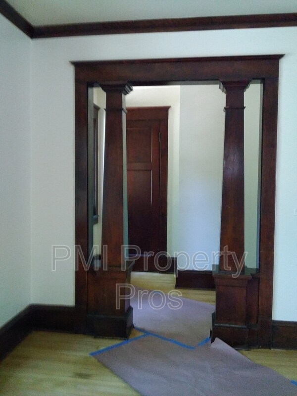 Building Photo - 426 N 32nd St