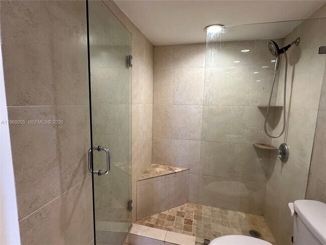 Building Photo - 100 Bayview Dr