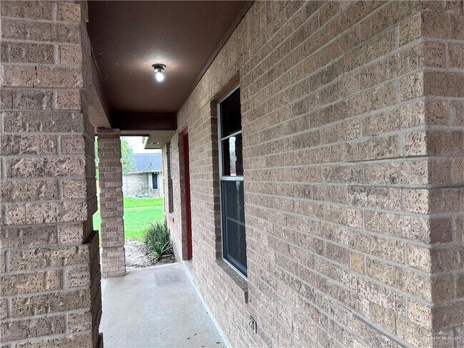 Building Photo - 601 Kennedy Ave