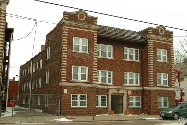 Building Photo - Shaker Square Plaza