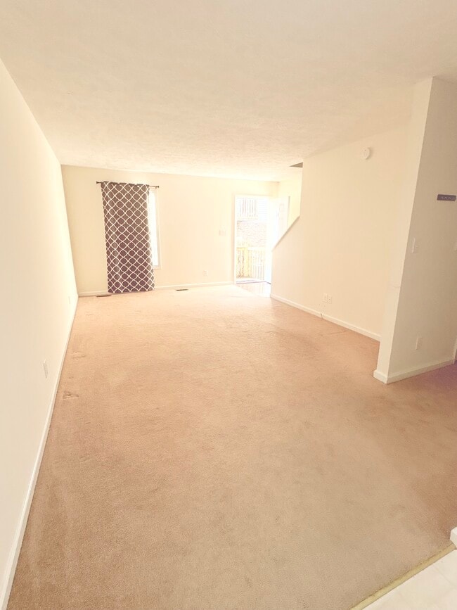 Foto del edificio - 14 Lake Village Ct