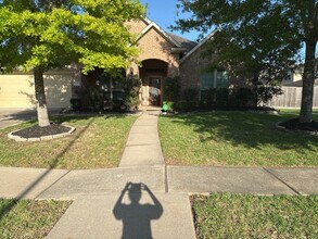Building Photo - 8211 Mattwood Dr