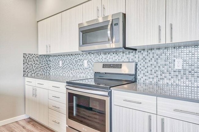 Building Photo - South Block Apartments