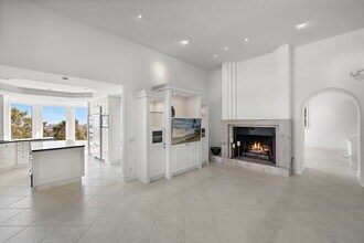 Building Photo - 31 St Tropez