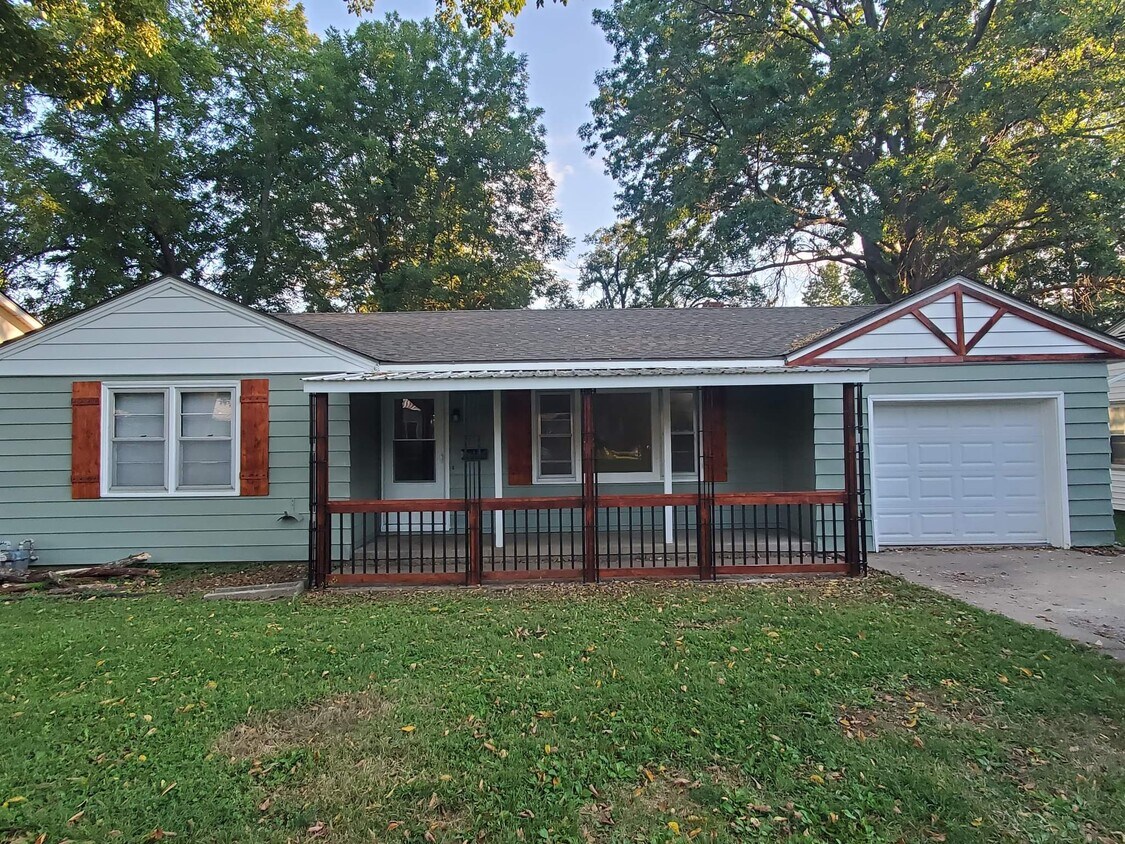 410 Truman Ave, Clinton, MO 64735 House Rental in Clinton, MO