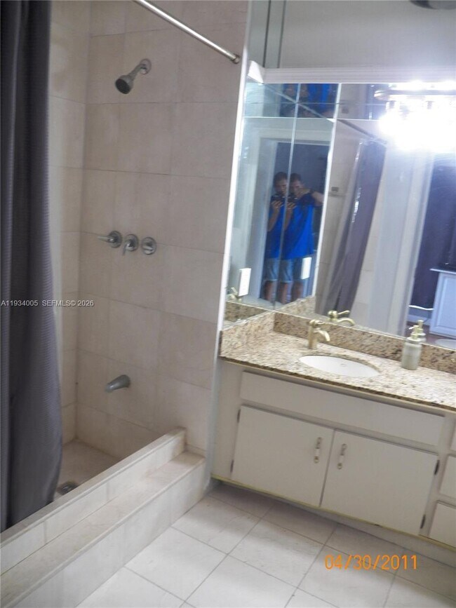 Foto del edificio - 600 N 35th Ave