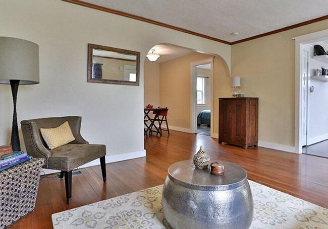 Foto del edificio - Charming 1926 Vintage 2 Bedroom 1 Bathroom...