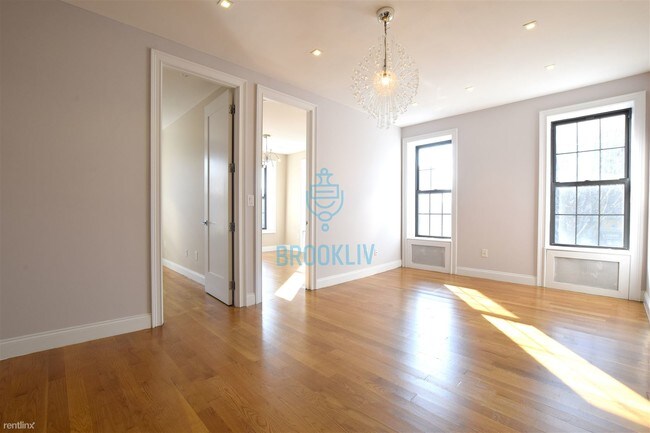 Foto del edificio - 3 br, 1 bath Apartment - 1547 President St 2L