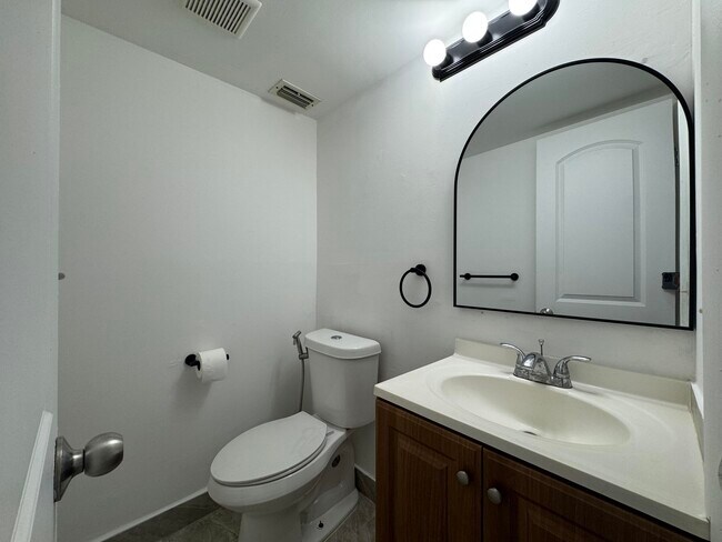 Foto del edificio - 3662 SW 59th Ave