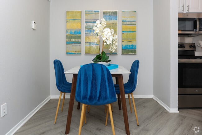 1HAB, 1BA - A2 - Comedor - Savannah at North Dallas (Toscana)