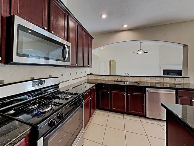Foto del edificio - 3322 Orchid Trace Dr
