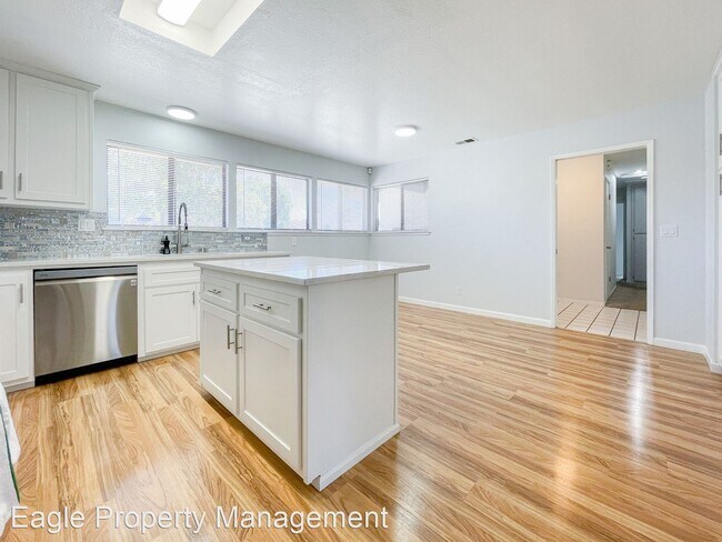Building Photo - 3 br, 2.5 bath House - 238 Oberlin Dr