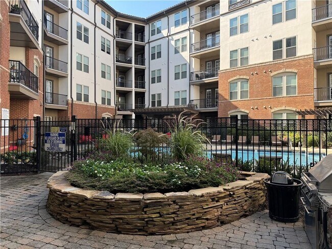 Foto del edificio - 901 Abernathy Rd NE